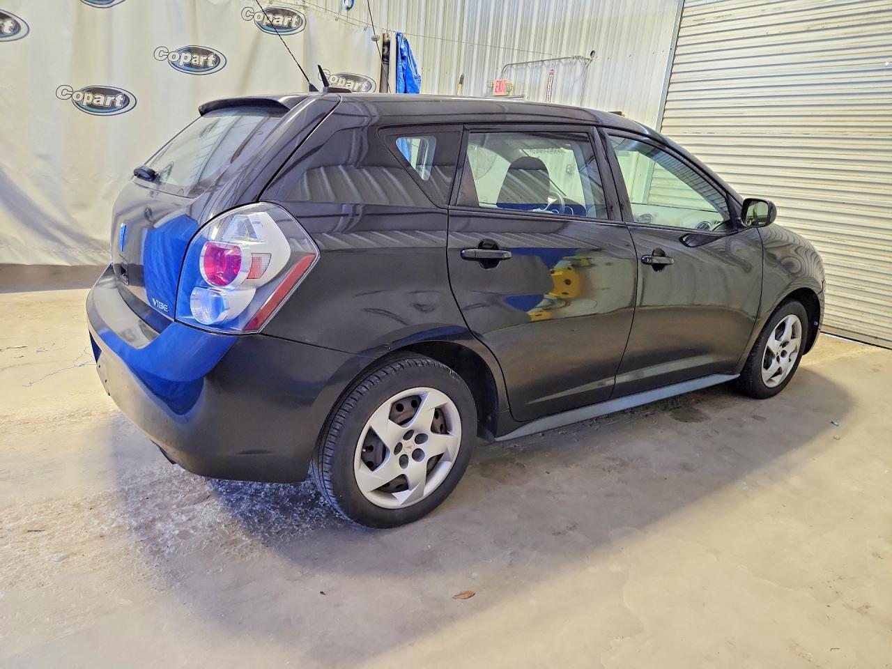 2009 Pontiac Vibe - Image 3