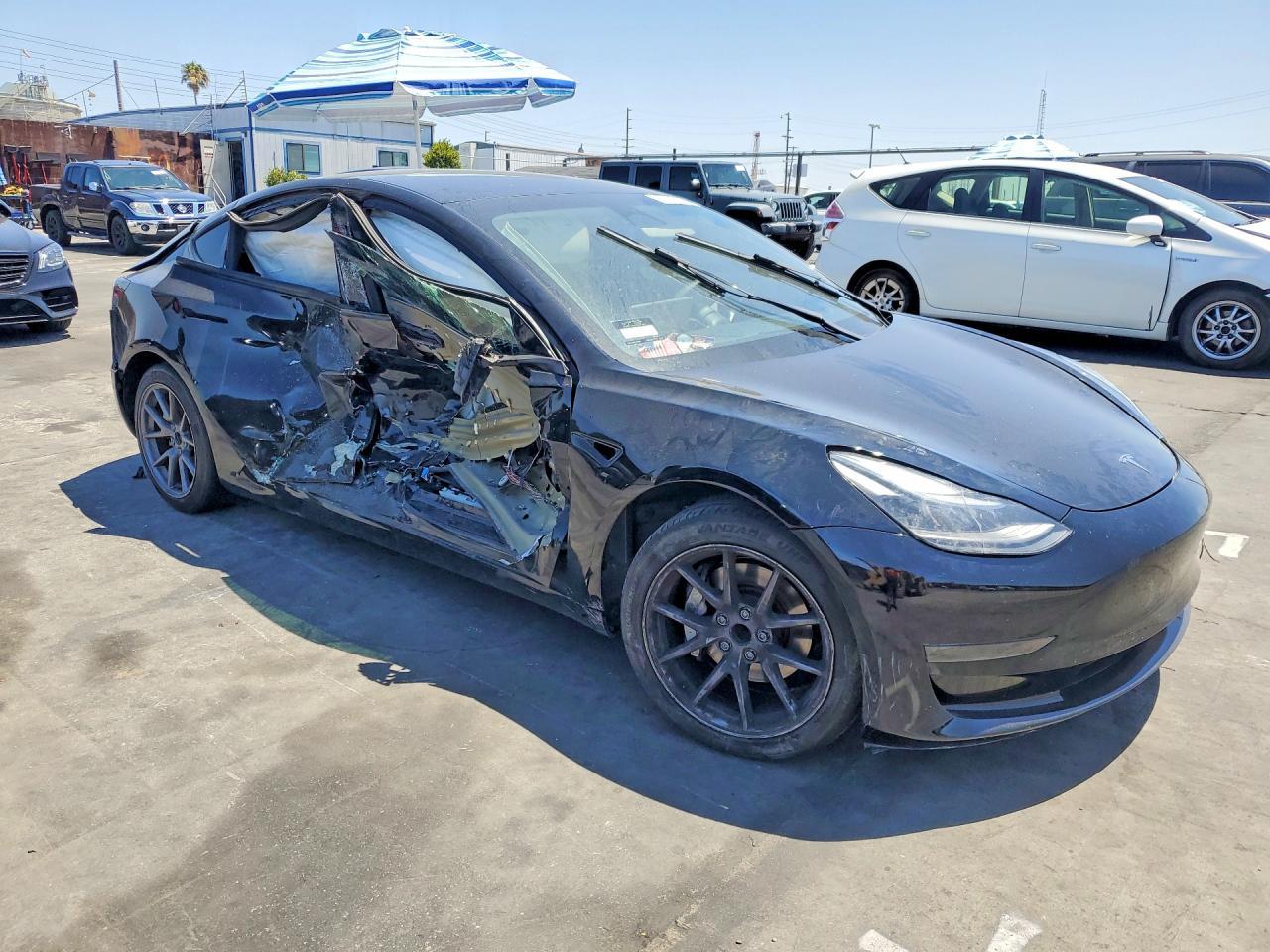 2022 Tesla Model 3 - Image 4