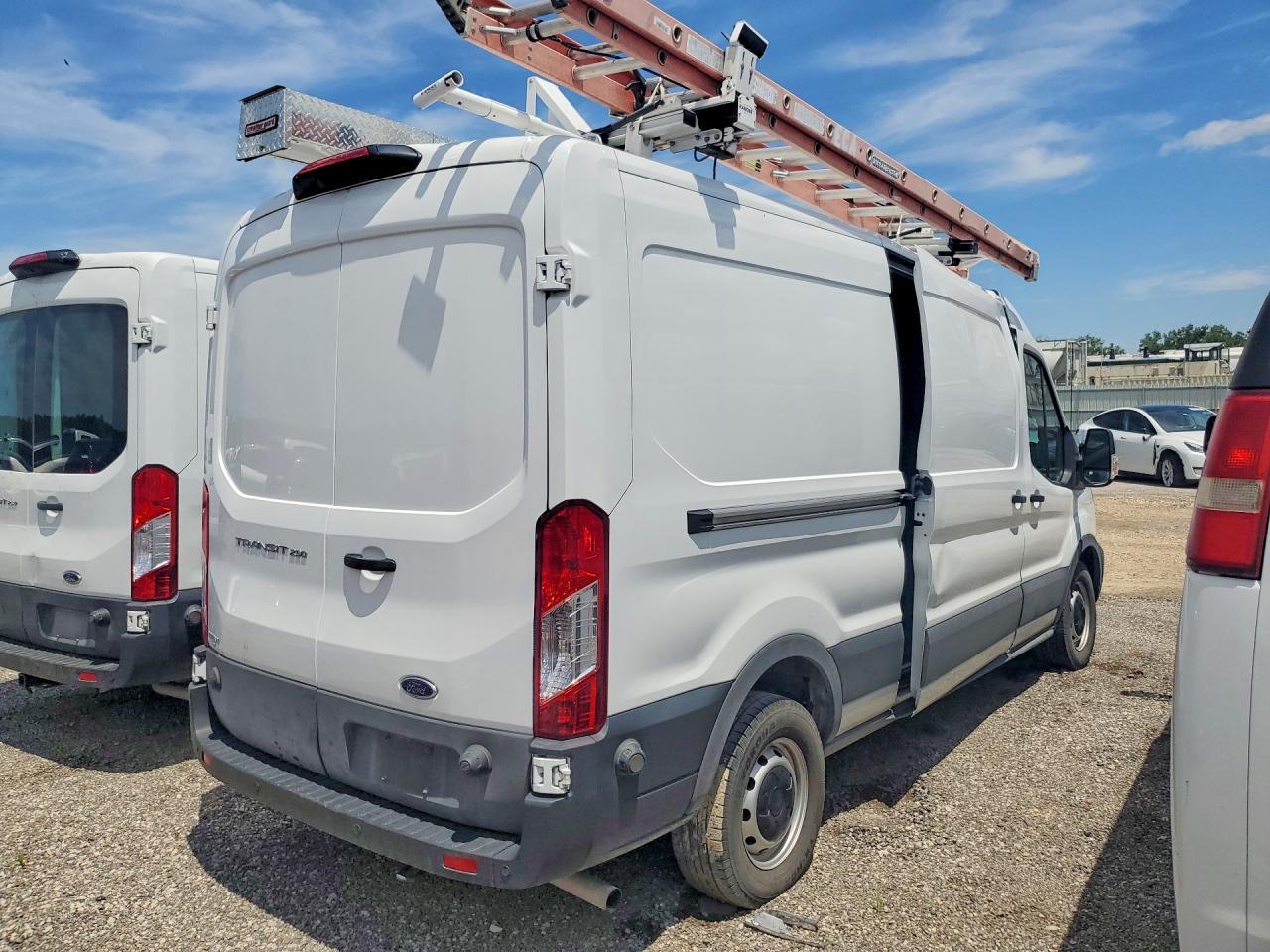 2023 Ford Transit - Фото 3