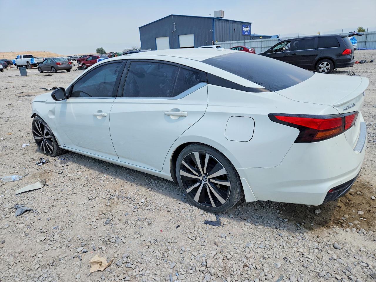 2022 Nissan Altima Sr - Фото 2