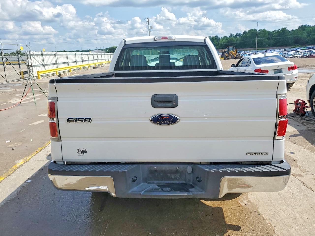 2011 Ford F150 - Фото 6