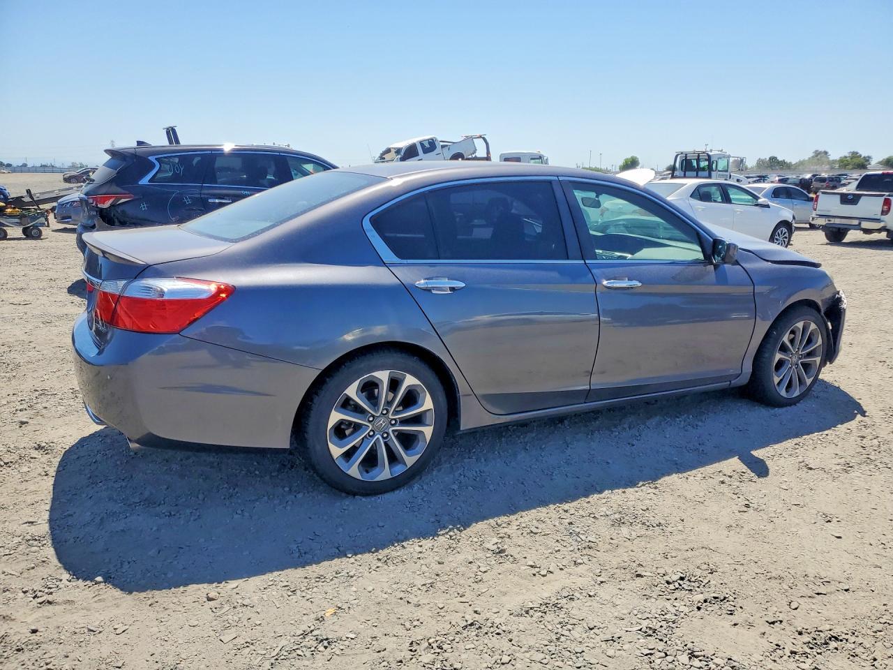 2015 Honda Accord Sport - Image 3