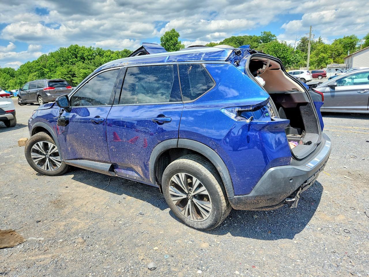 2021 Nissan Rogue Sv - Image 2