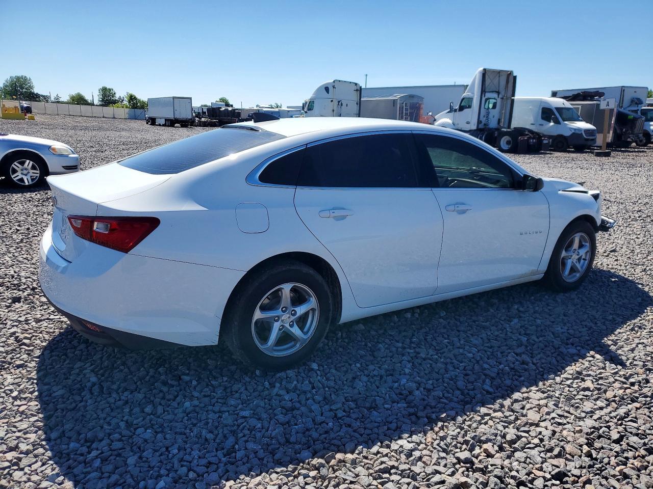 2017 Chevrolet Malibu Ls - Фото 3