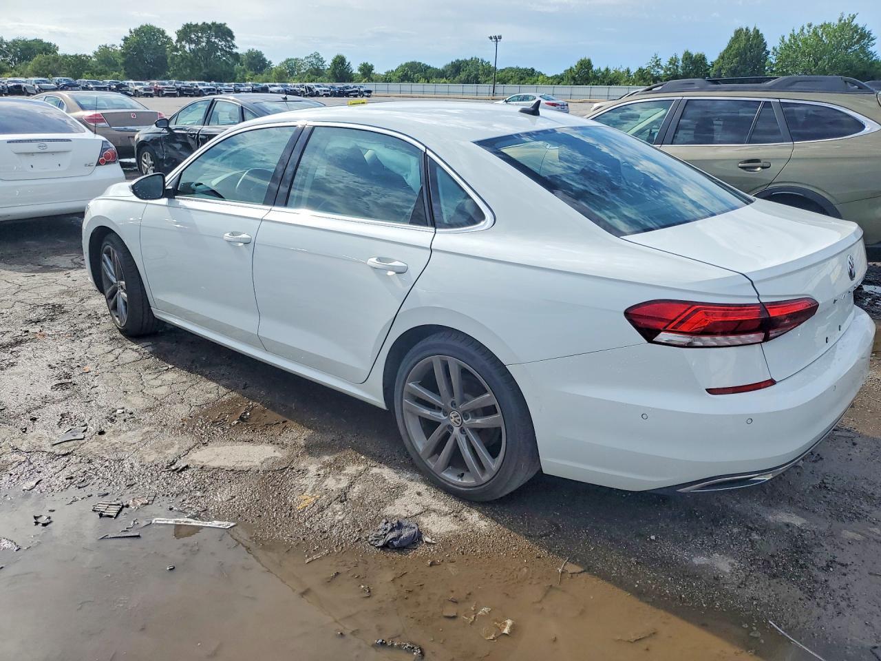 2020 Volkswagen Passat Sel - Фото 2