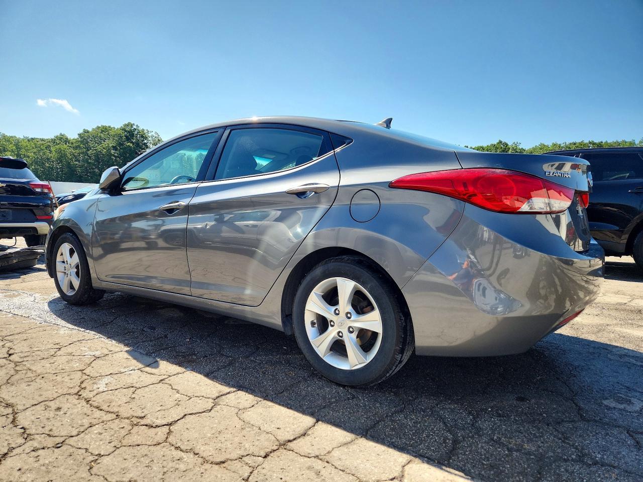 2013 Hyundai Elantra Gls - Image 2
