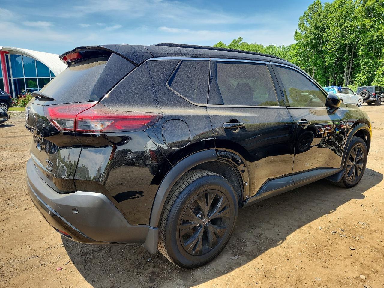2023 Nissan Rogue Sv - Image 3