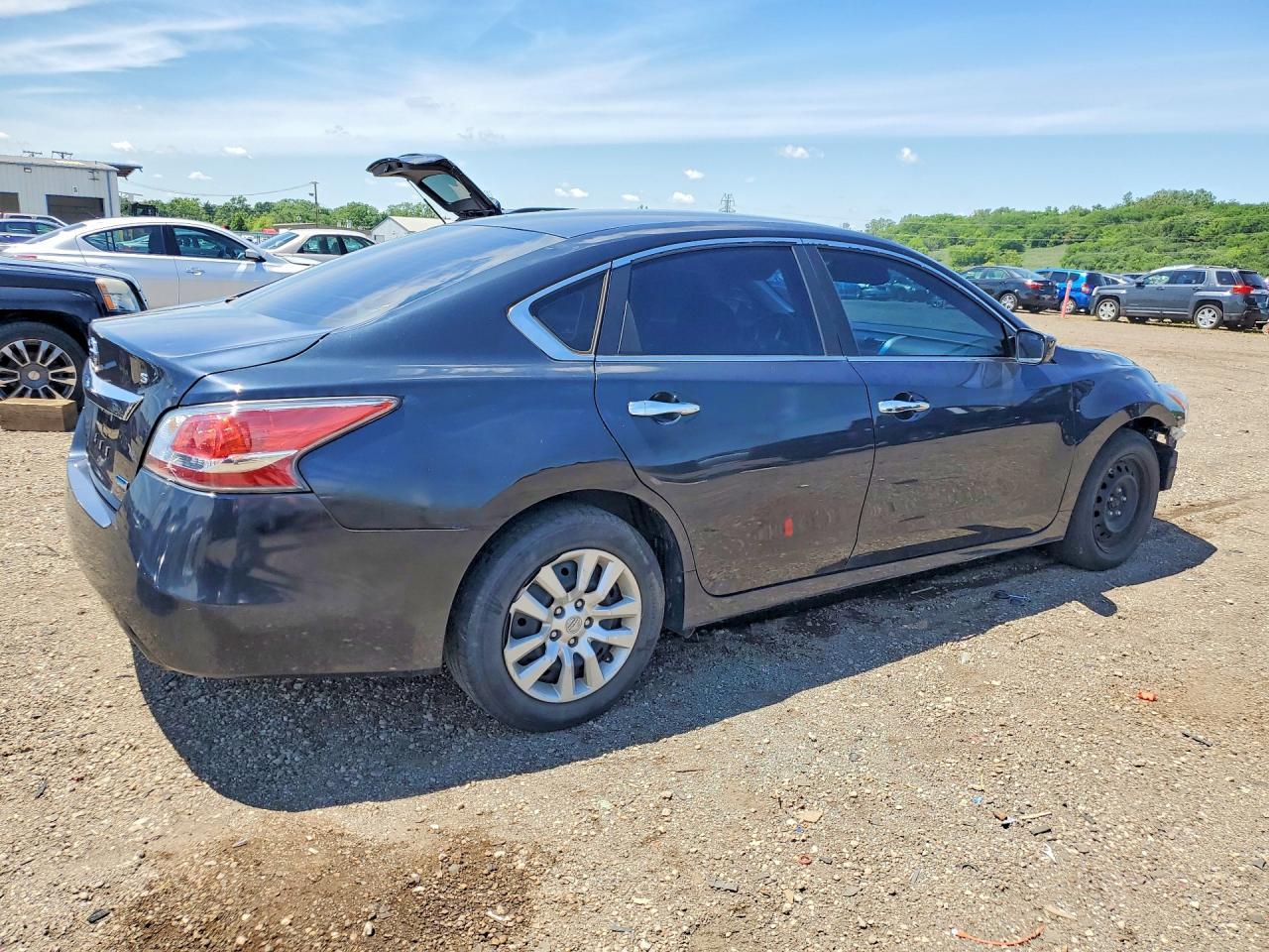 2014 Nissan Altima 2.5 S - Image 3