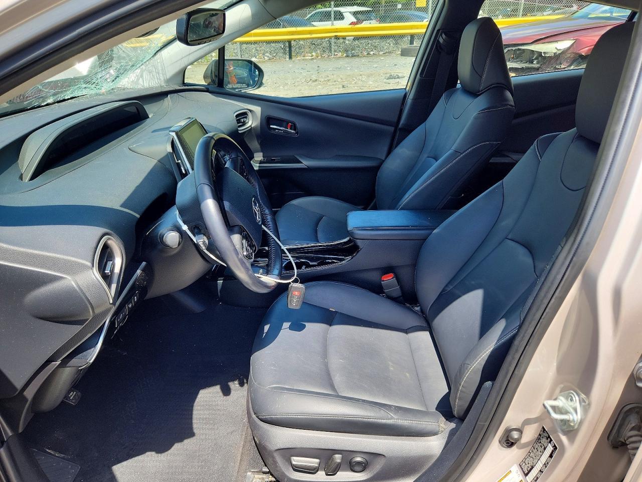 2021 Toyota Prius Prime Limited - Image 7