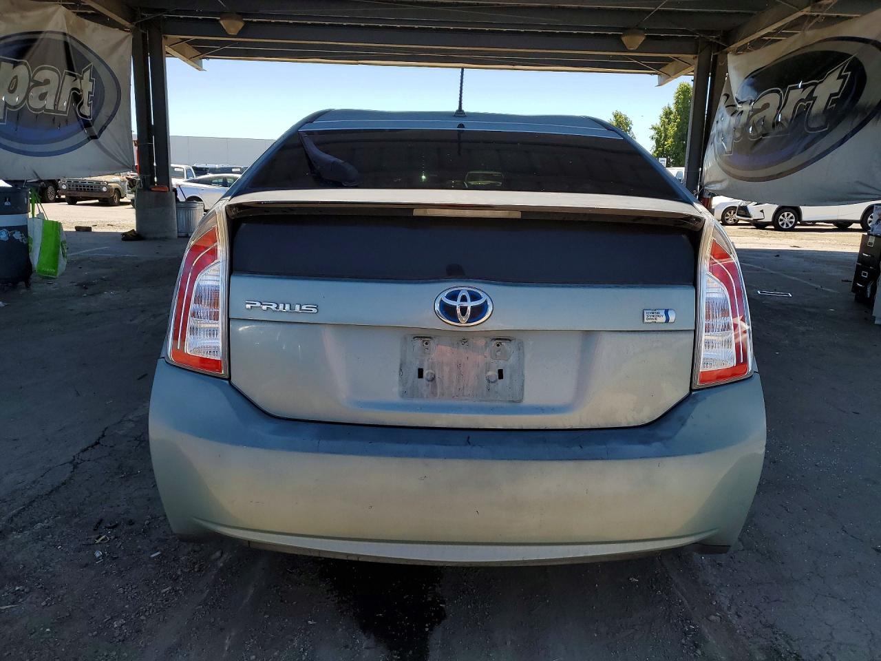 2013 Toyota Prius Two - Image 6
