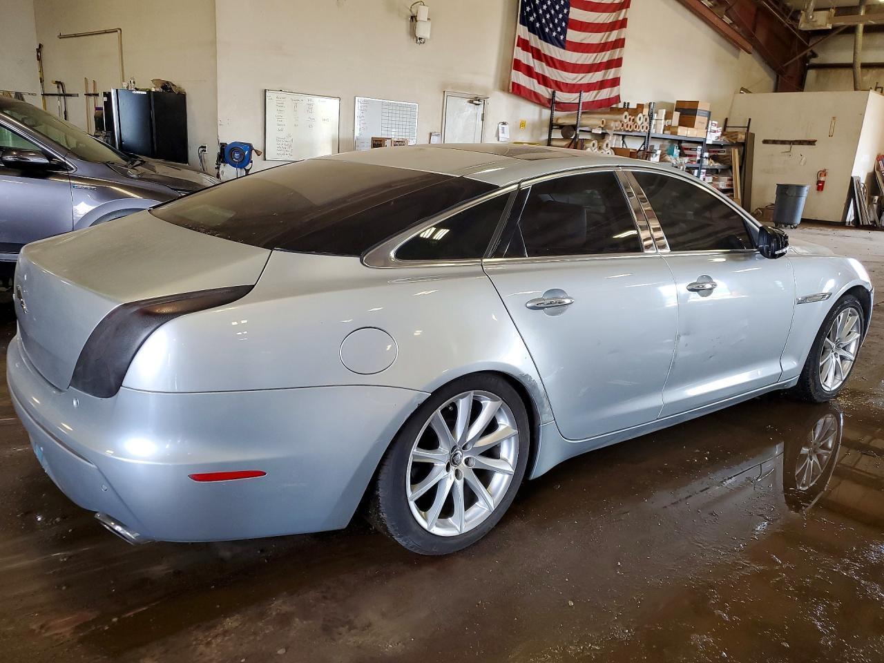 2011 Jaguar Xj - Фото 3