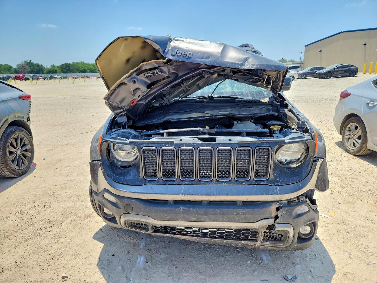 2019 Jeep Renegade Trailhawk - Image 5