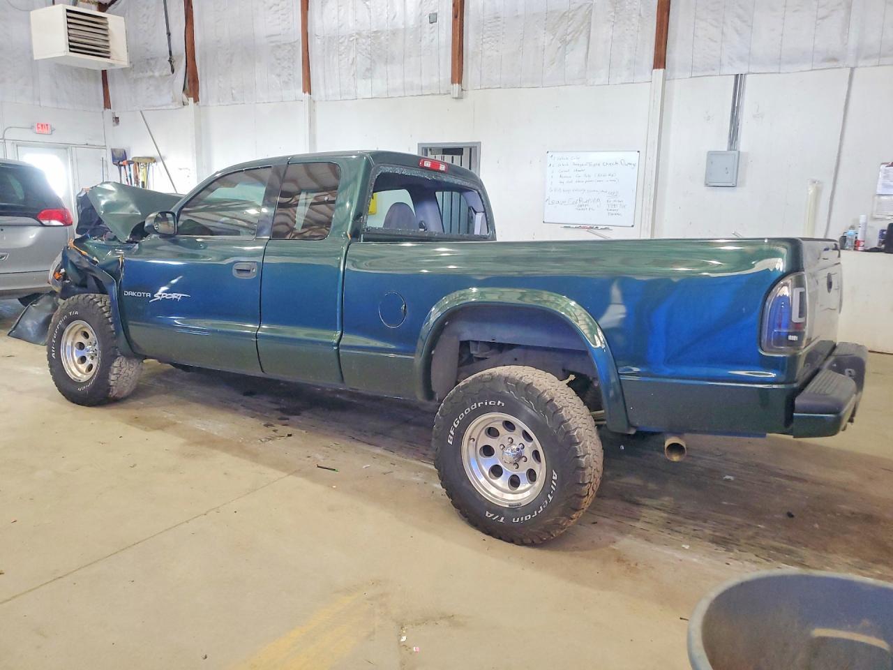 1999 Dodge Dakota - Image 2