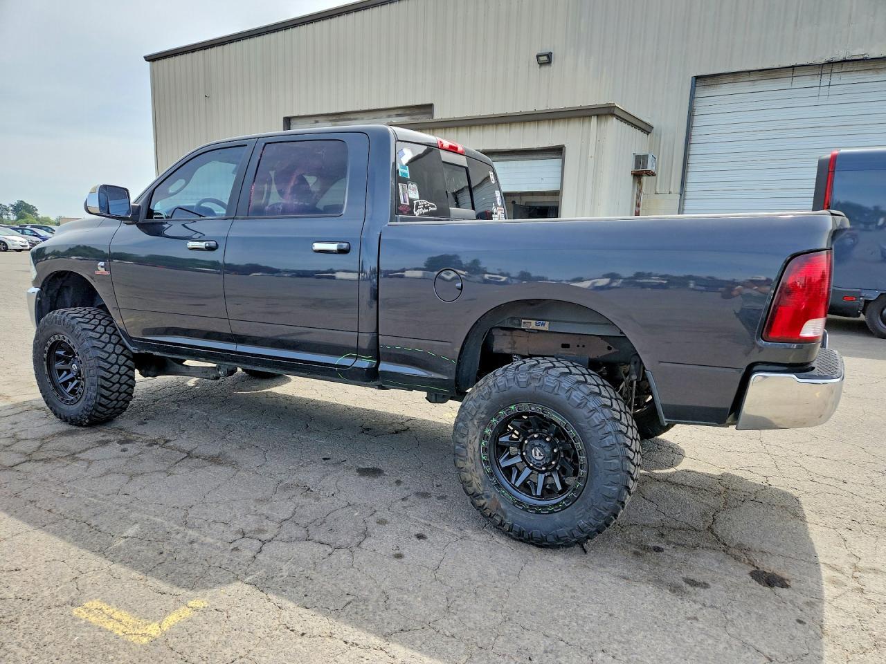 2015 Ram 2500 Slt - Image 2