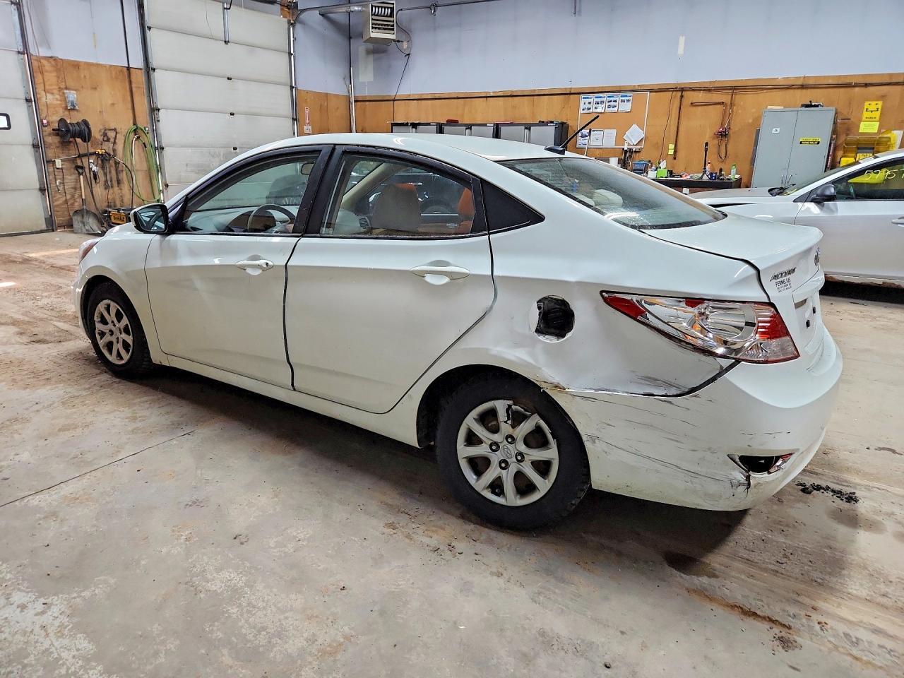 2013 Hyundai Accent Gls - Фото 2