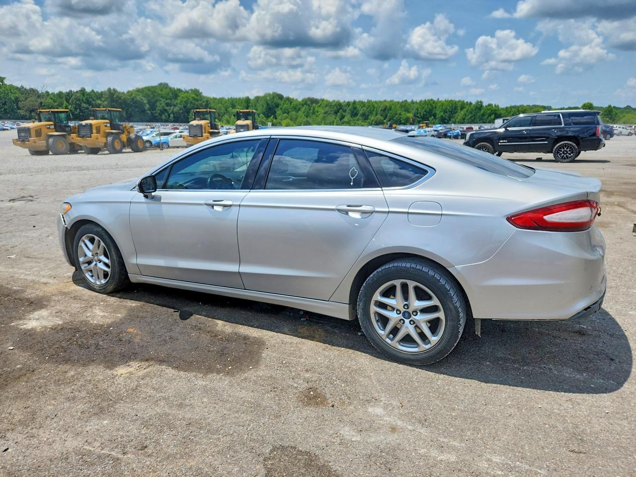 2013 Ford Fusion Se - Фото 2