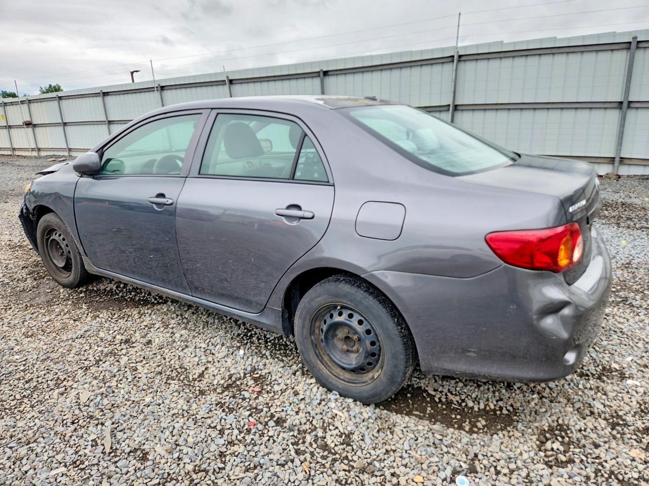2010 Toyota Corolla Le - Фото 2
