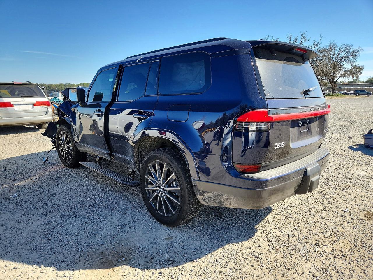 2025 Lexus Gx 550 Luxury - Image 2