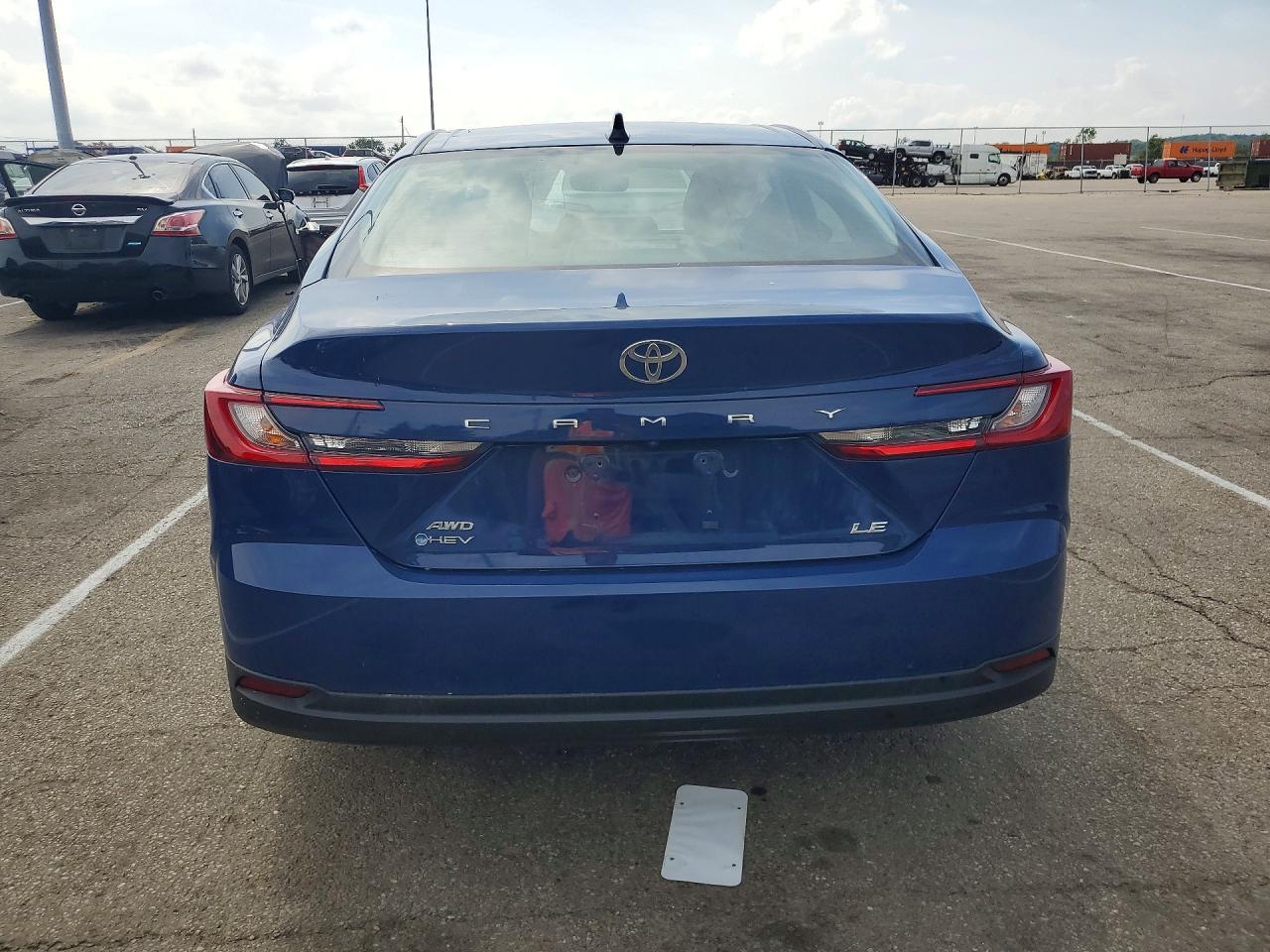 2025 Toyota Camry Le - Фото 6