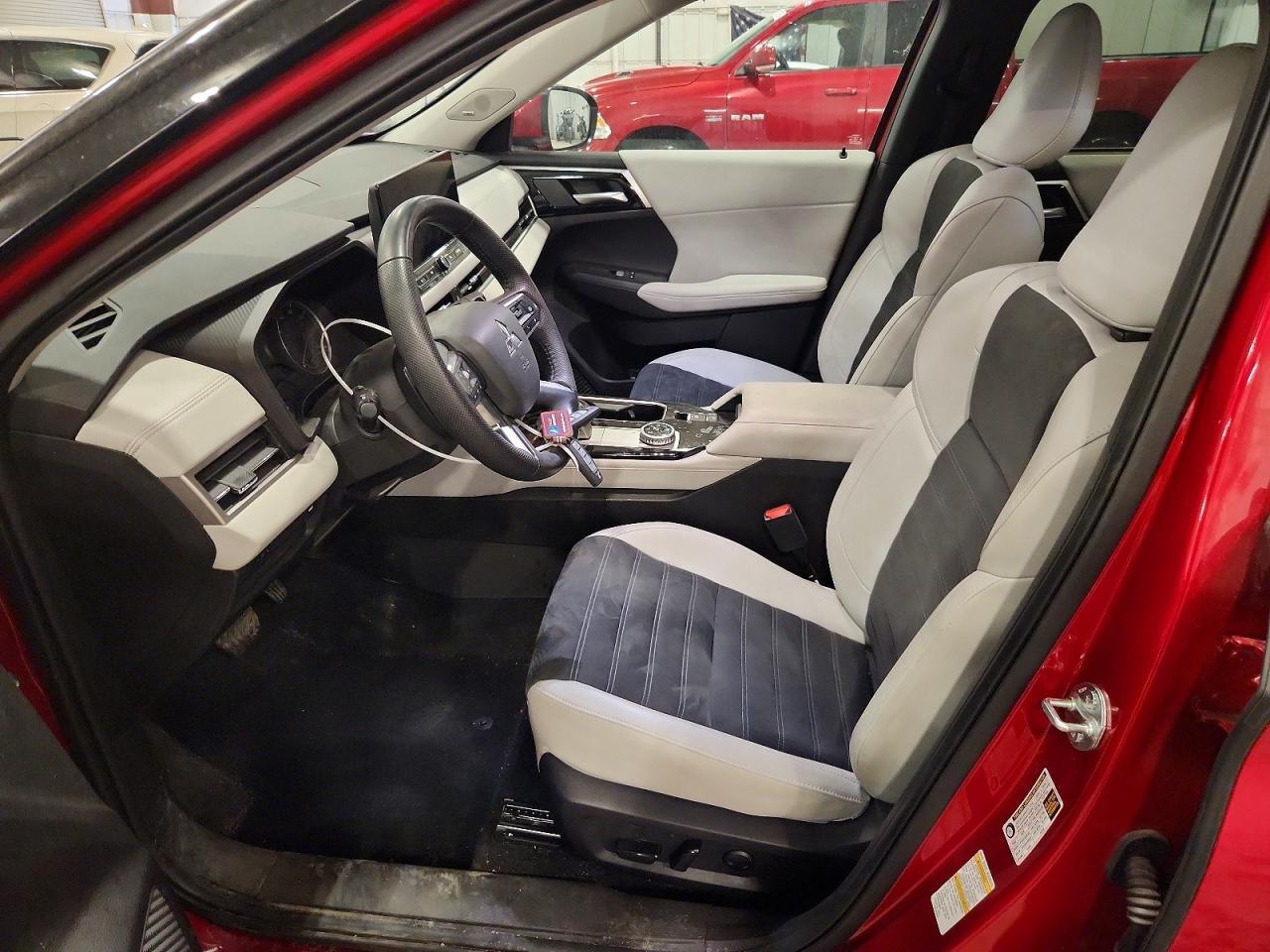 2025 Mitsubishi Outlander Se - Image 7
