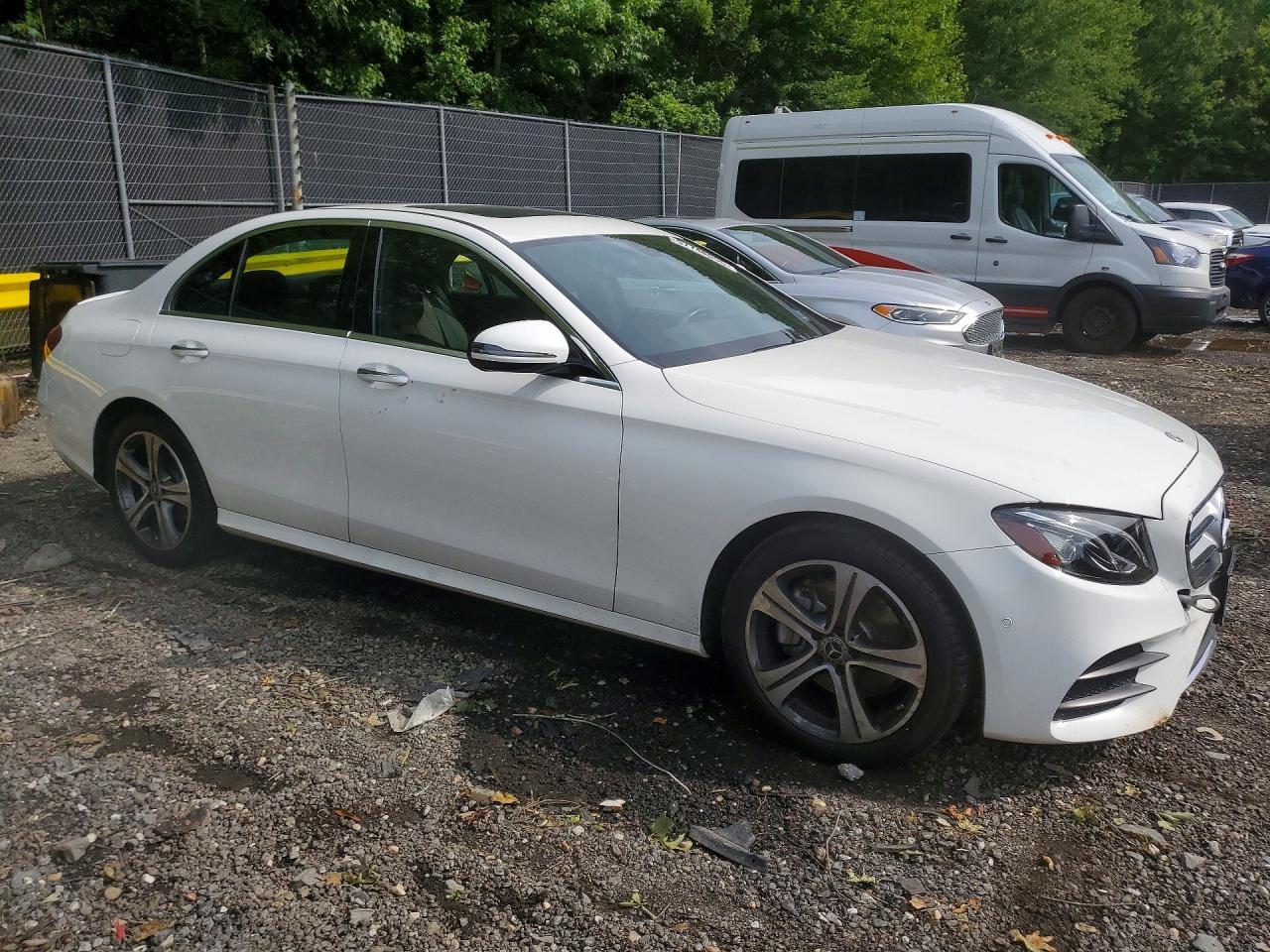2018 Mercedes-Benz E 300 4Matic - Image 4