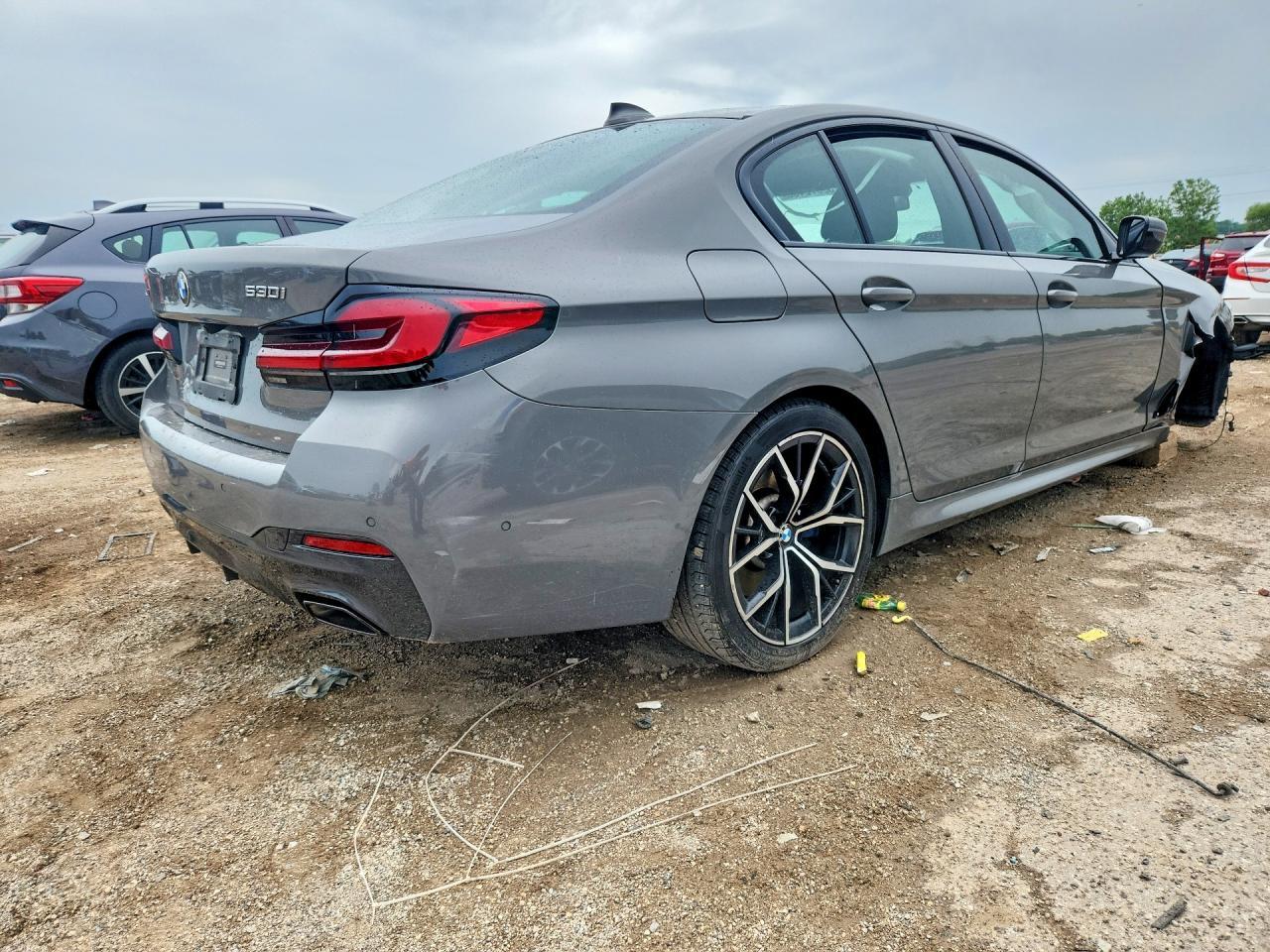 2021 BMW 530 Xi - Фото 3