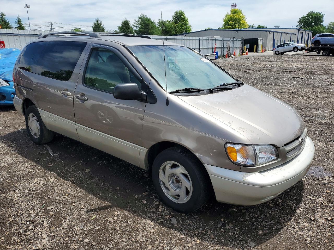 1998 Toyota Sienna Xle - Image 4
