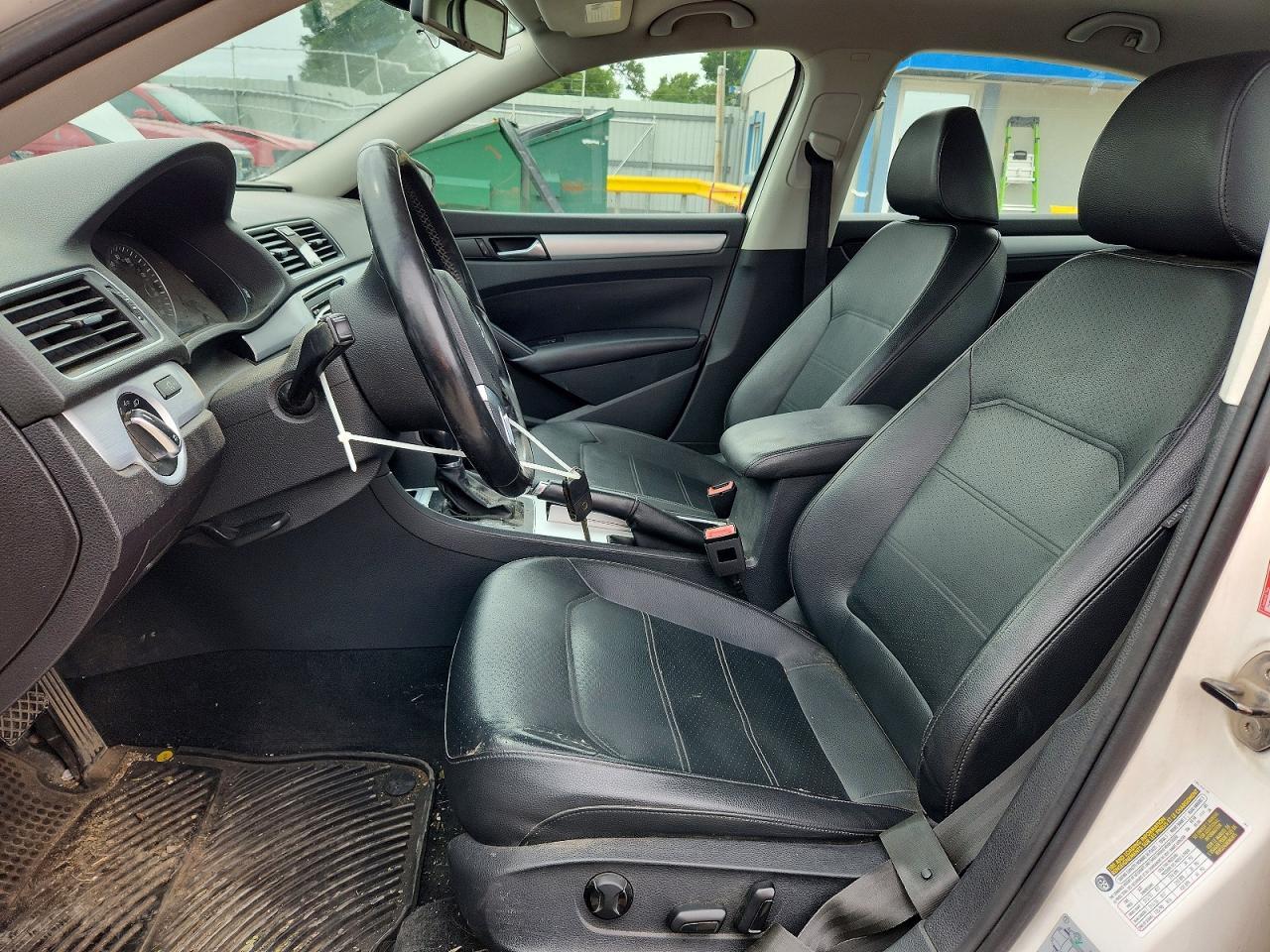 2012 Volkswagen Passat Se - Image 7