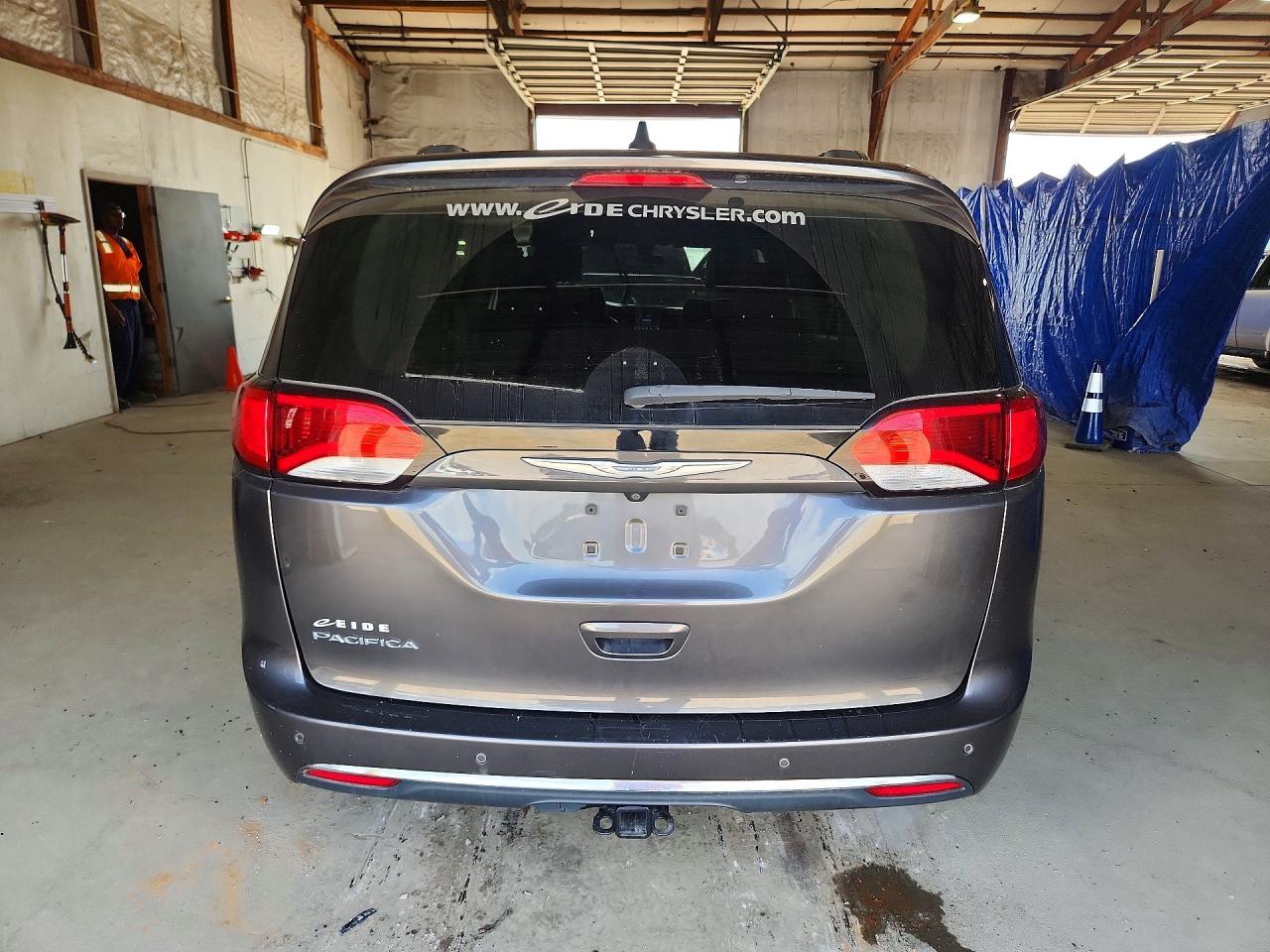 2018 Chrysler Pacifica Touring L - Фото 6