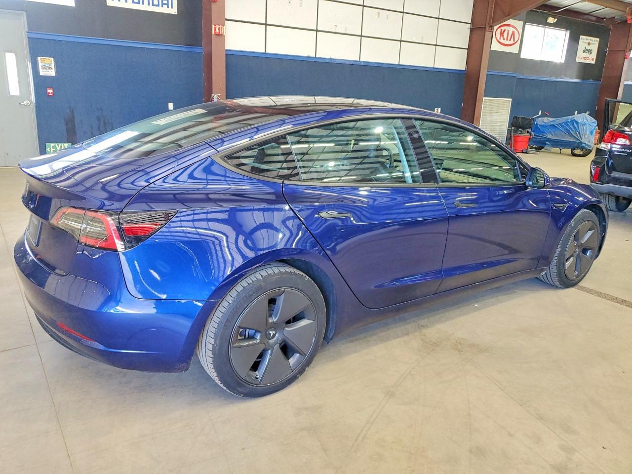 2023 Tesla Model 3 - Image 3