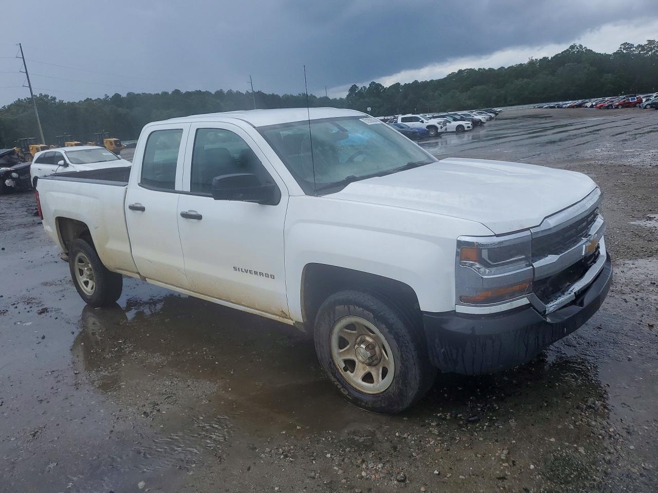 2017 Chevrolet Silverado C1500 - Фото 4