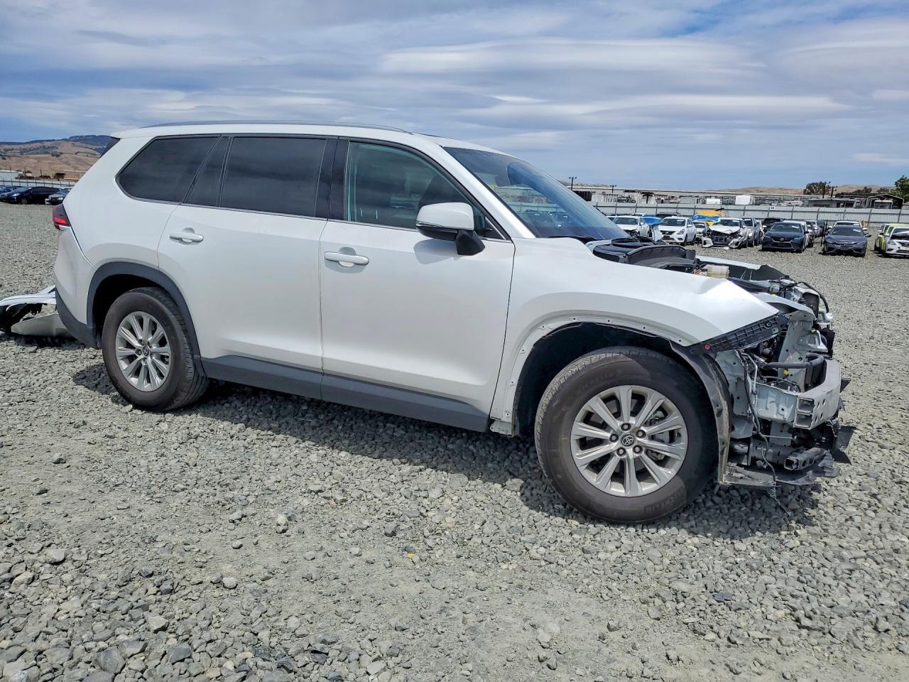 2025 Toyota Grand Highlander Hybrid Xle - Image 4