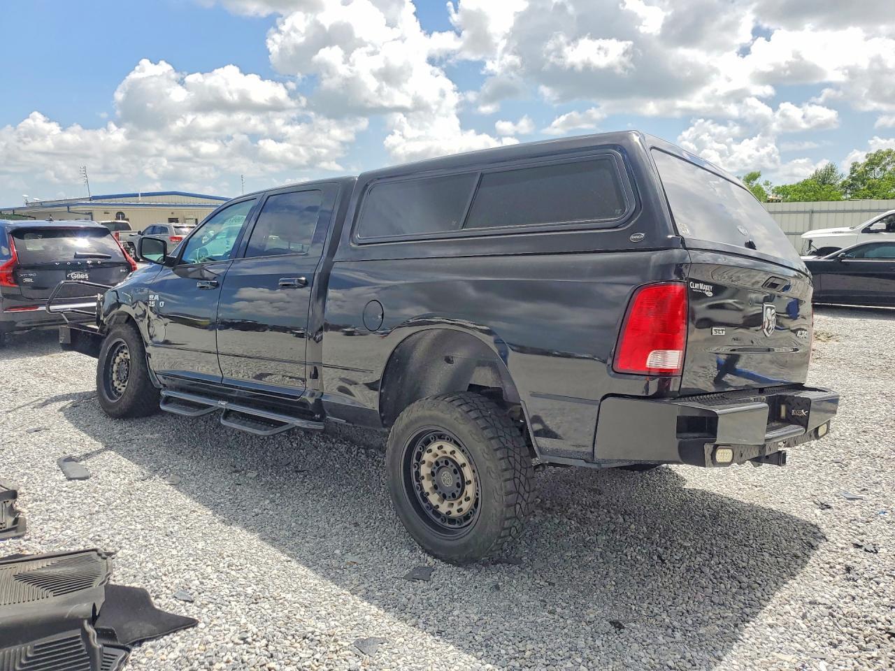 2020 Ram 1500 Classic Slt - Фото 2