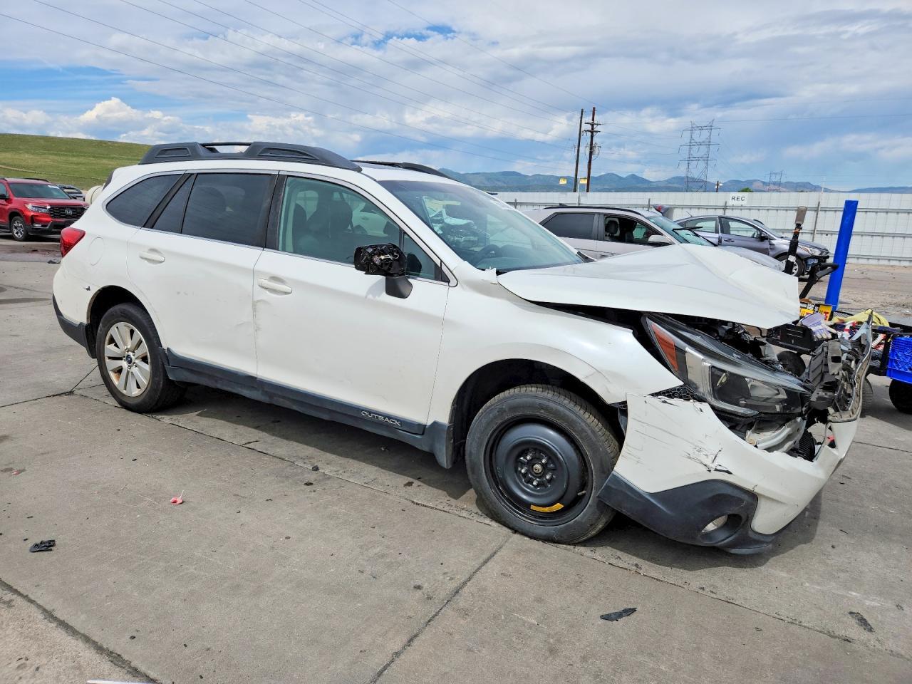 2019 Subaru Outback 2.5I Premium - Image 4