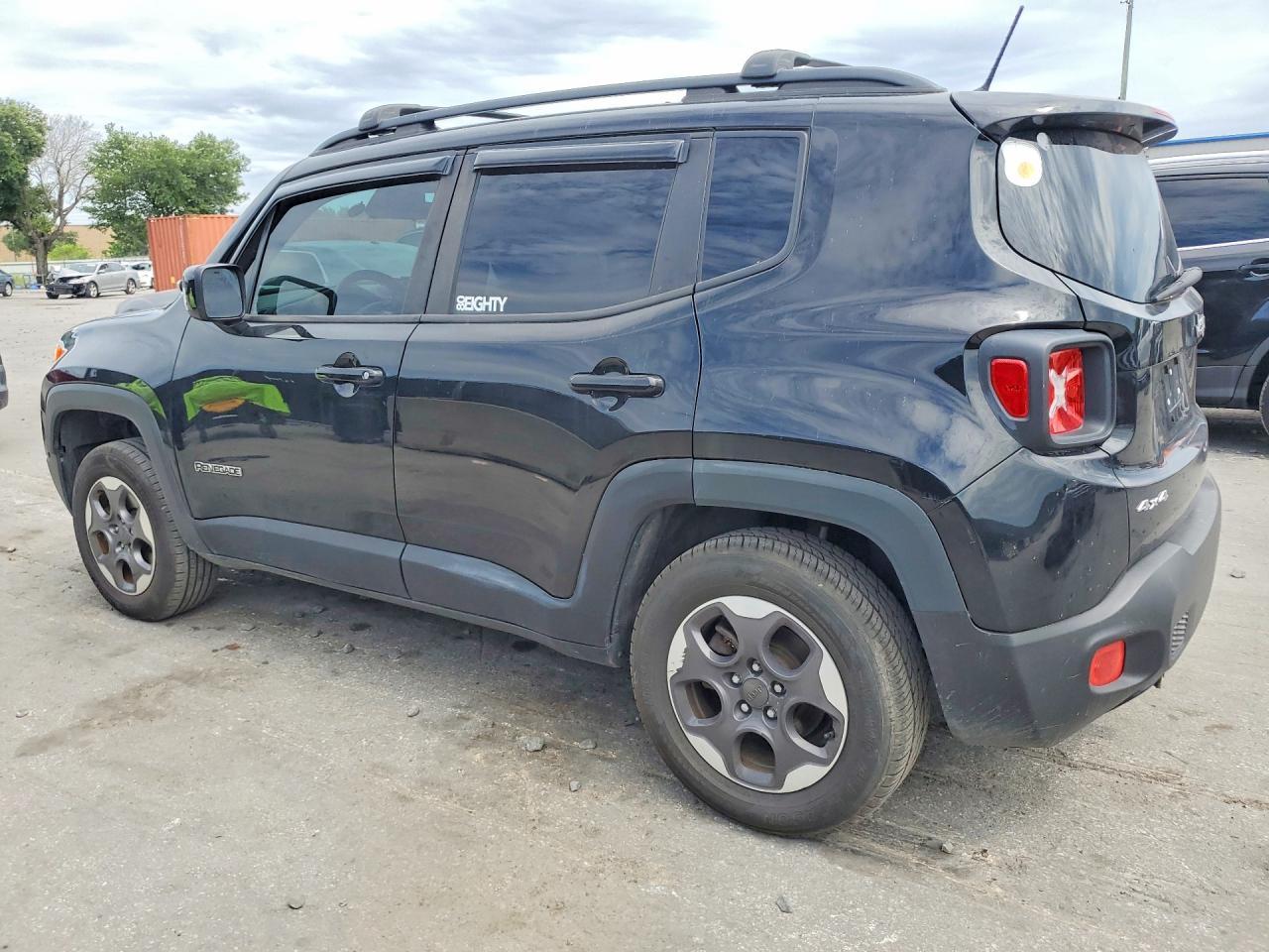 2016 Jeep Renegade Latitude - Фото 2