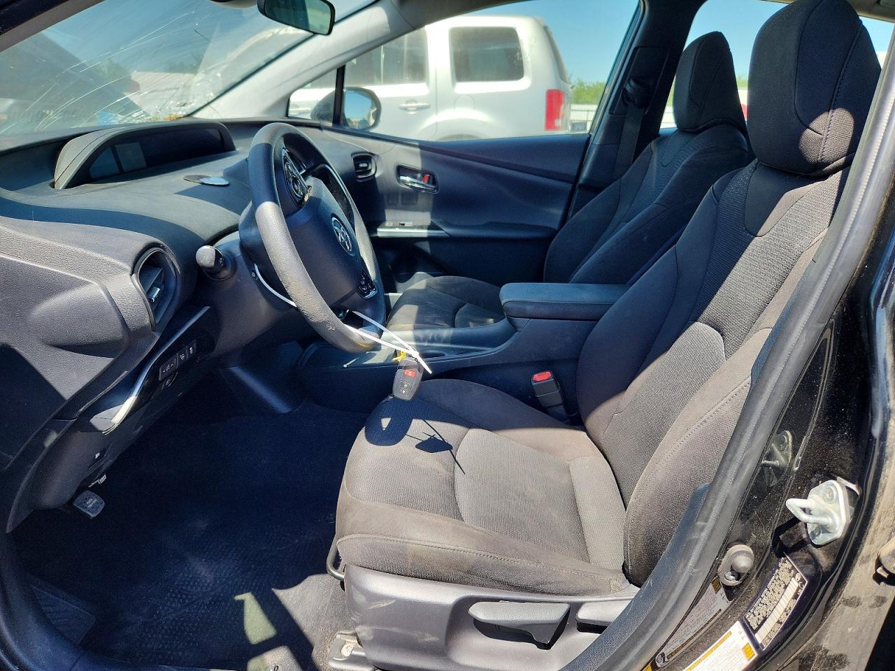 2019 Toyota Prius Le Awd-E - Image 7