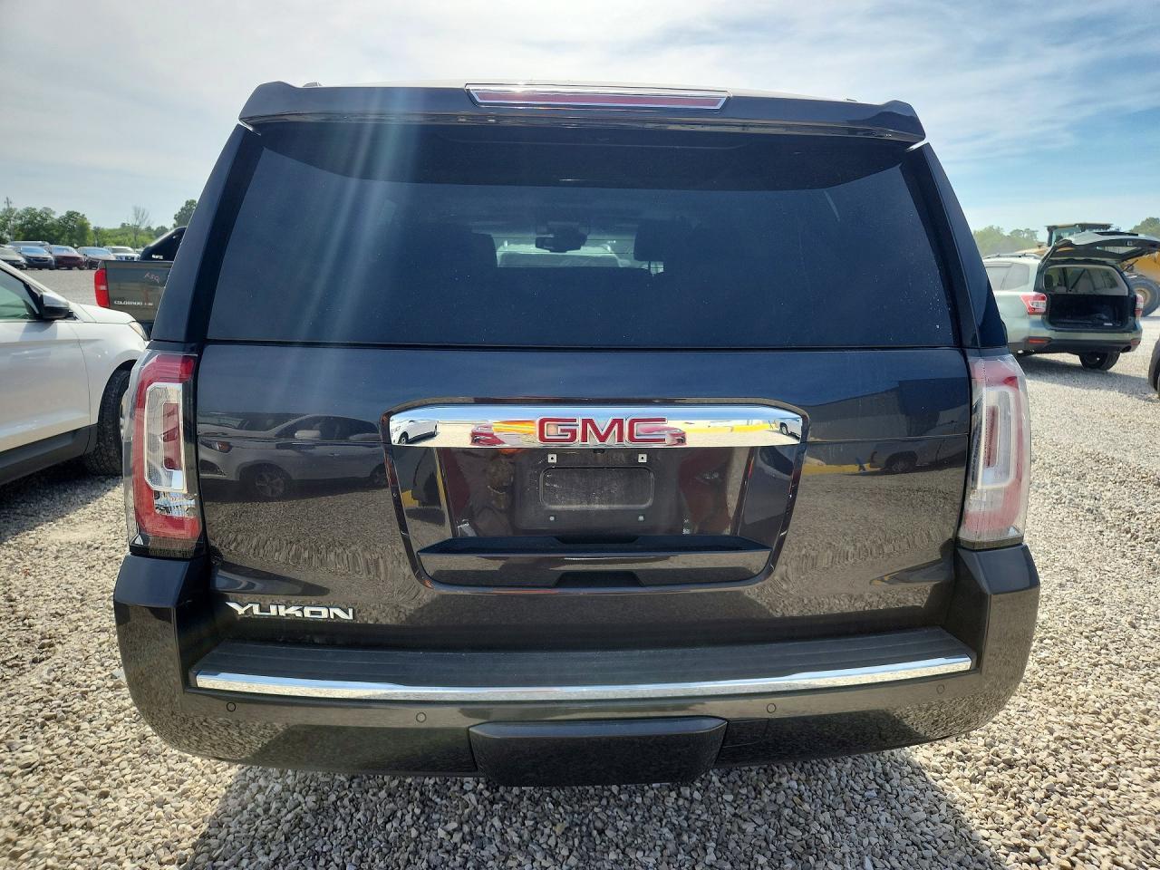 2016 GMC Yukon Denali - Image 6