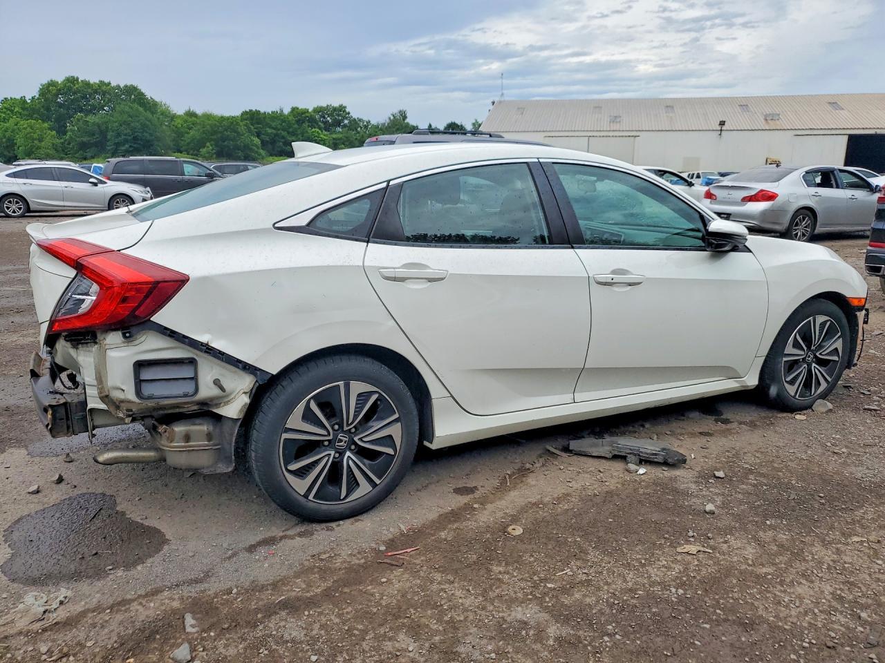 2017 Honda Civic Ex - Image 3