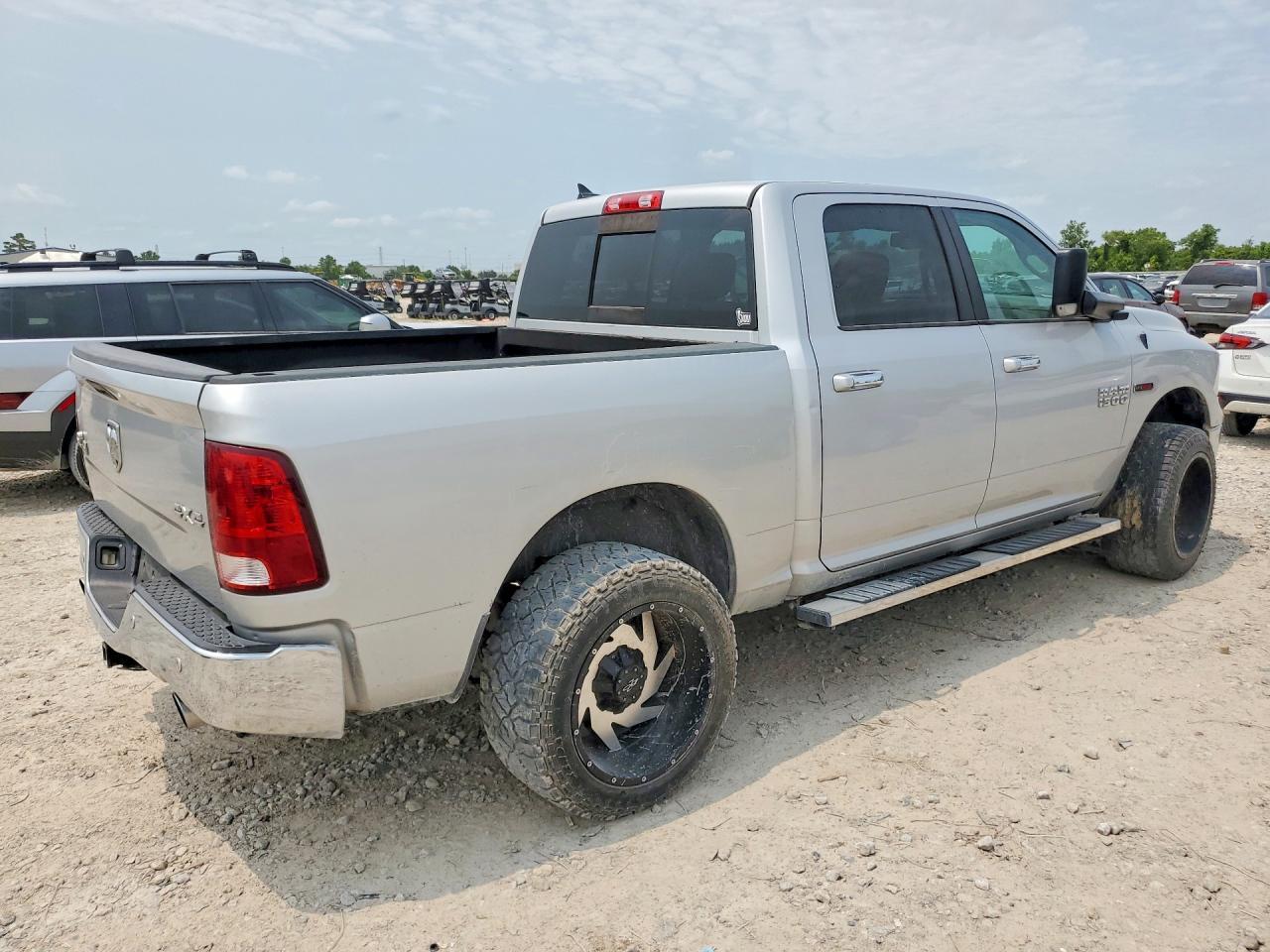 2017 Ram 1500 Slt - Image 3