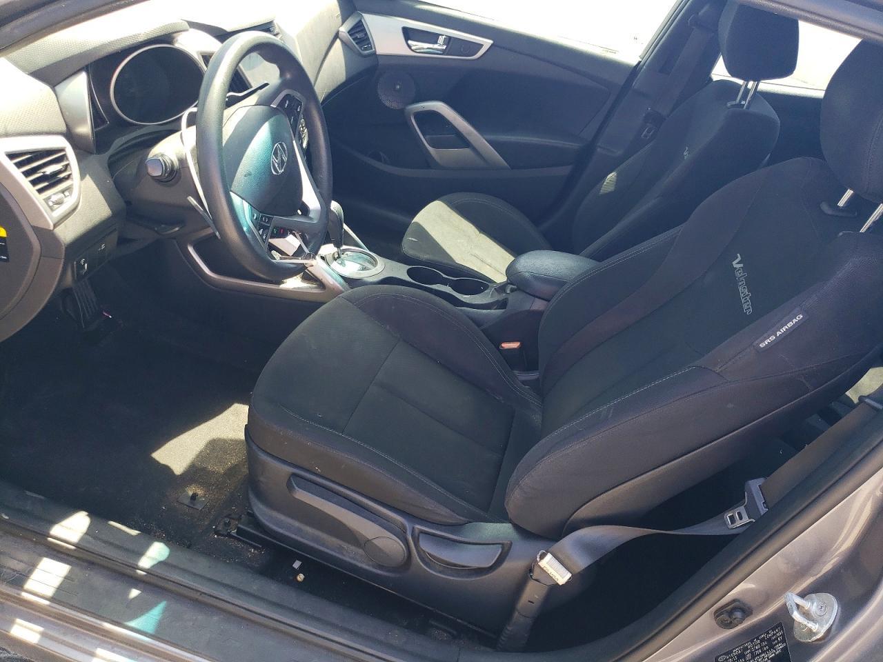 2014 Hyundai Veloster Base - Image 7