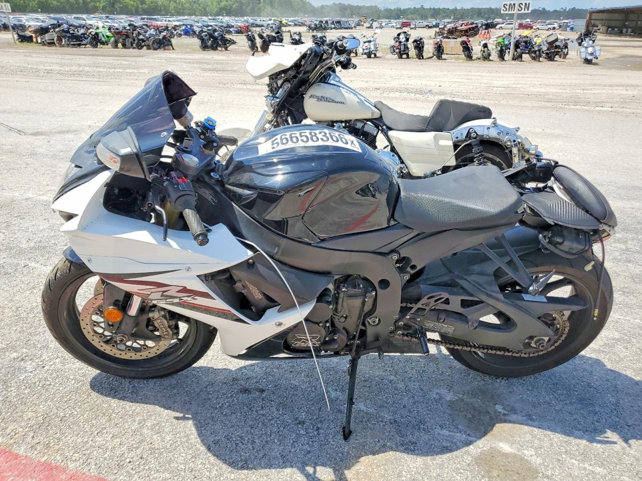 2017 Suzuki Gsx-R600 - Фото 3