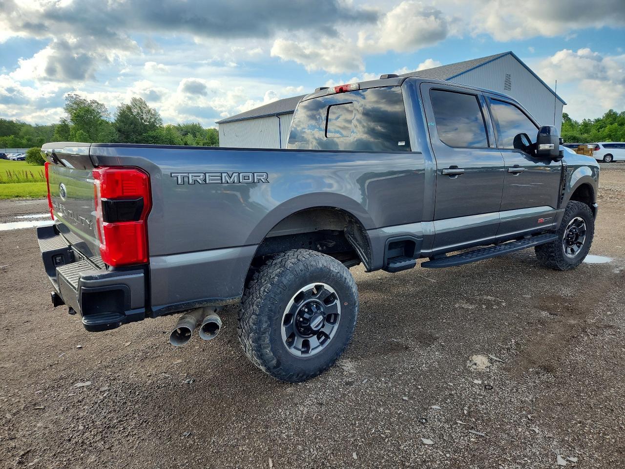 2024 Ford F250 Super Duty - Фото 3