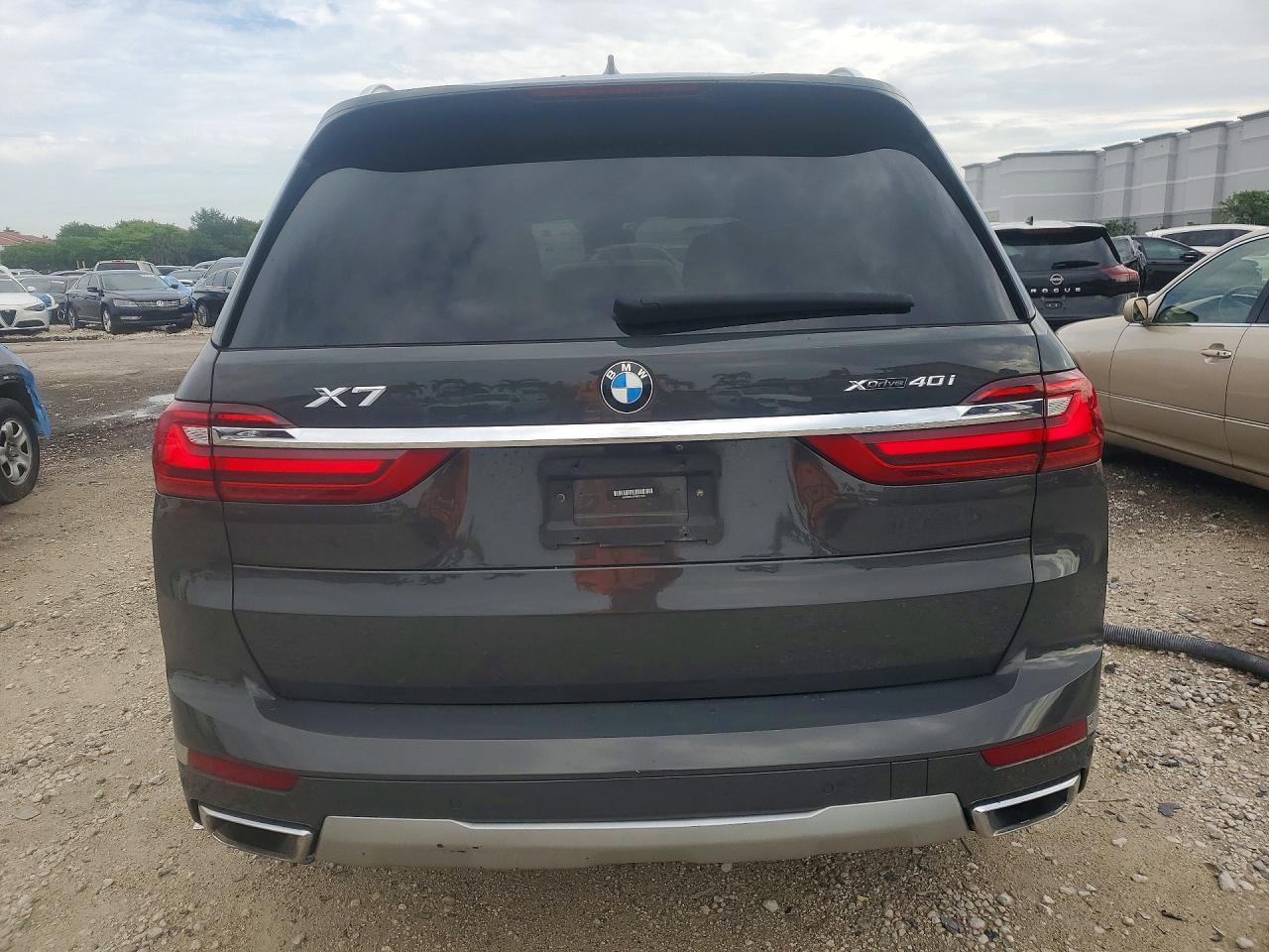 2021 BMW X7 xDrive40I - Фото 6