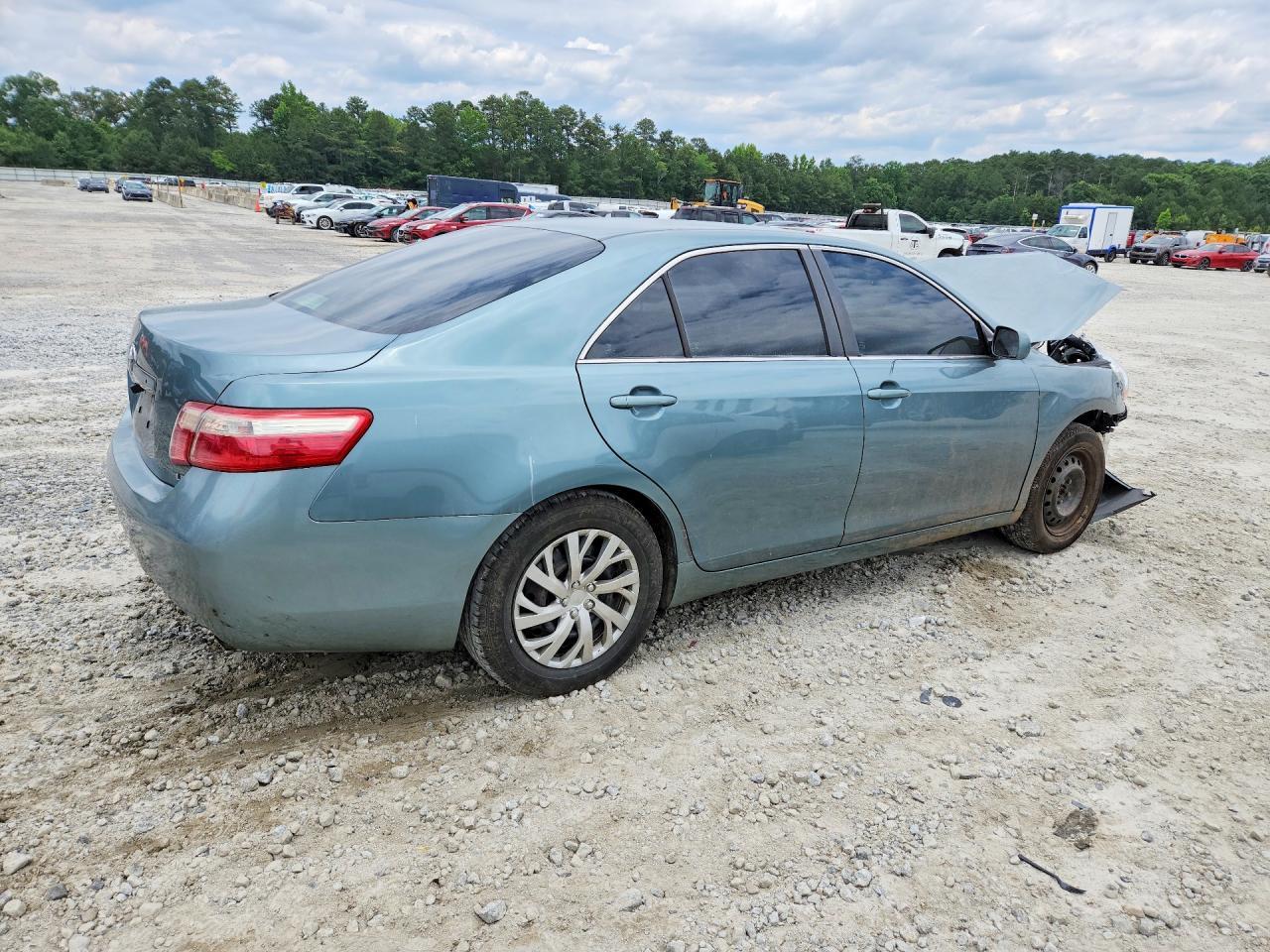2009 Toyota Camry Le - Фото 3