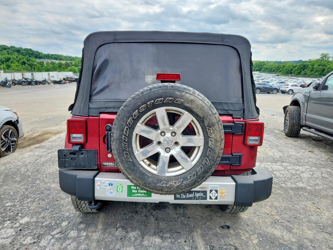 2013 Jeep Wrangler Unlimited Sahara - Image 6