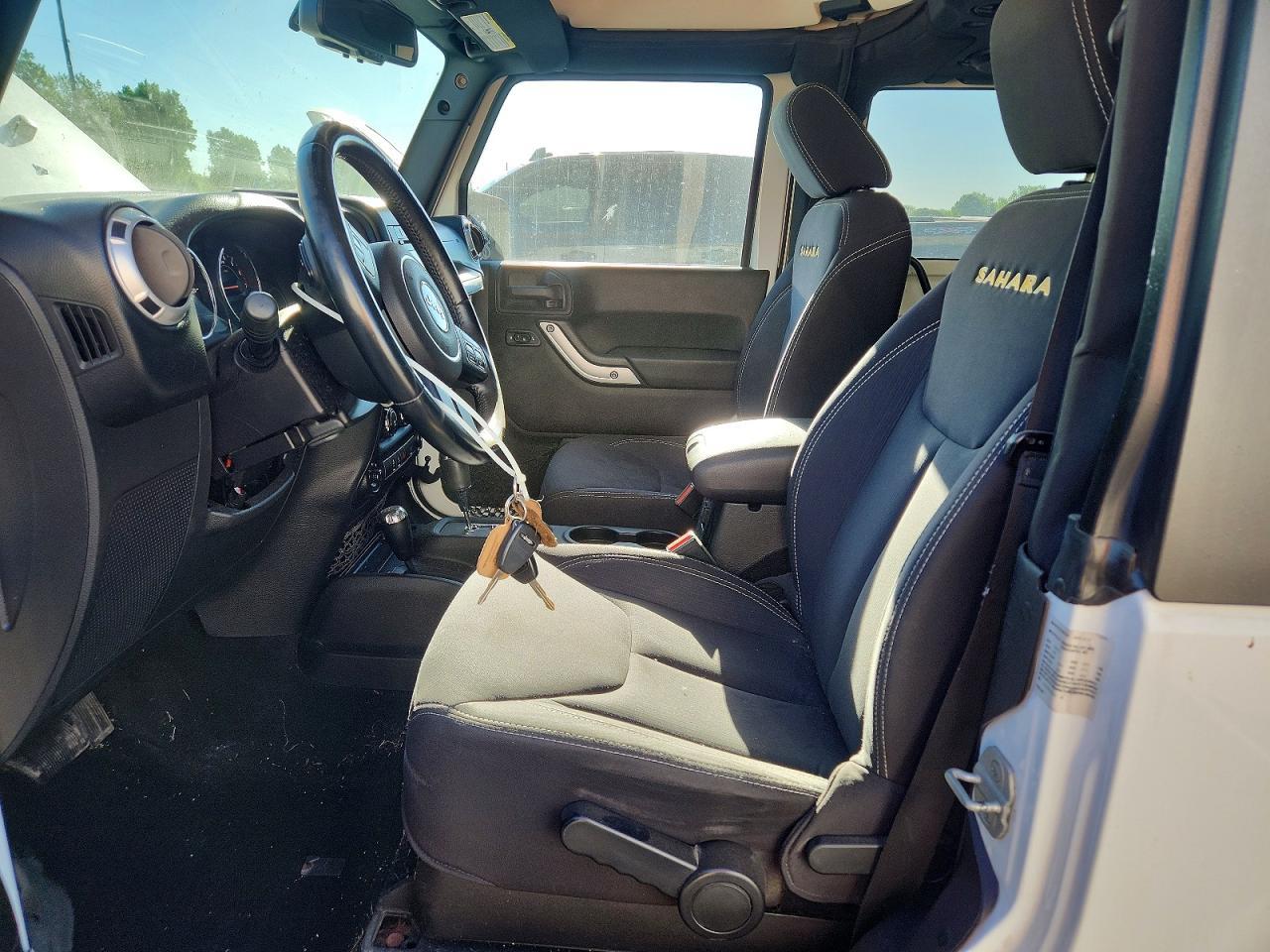 2013 Jeep Wrangler Sahara - Фото 7