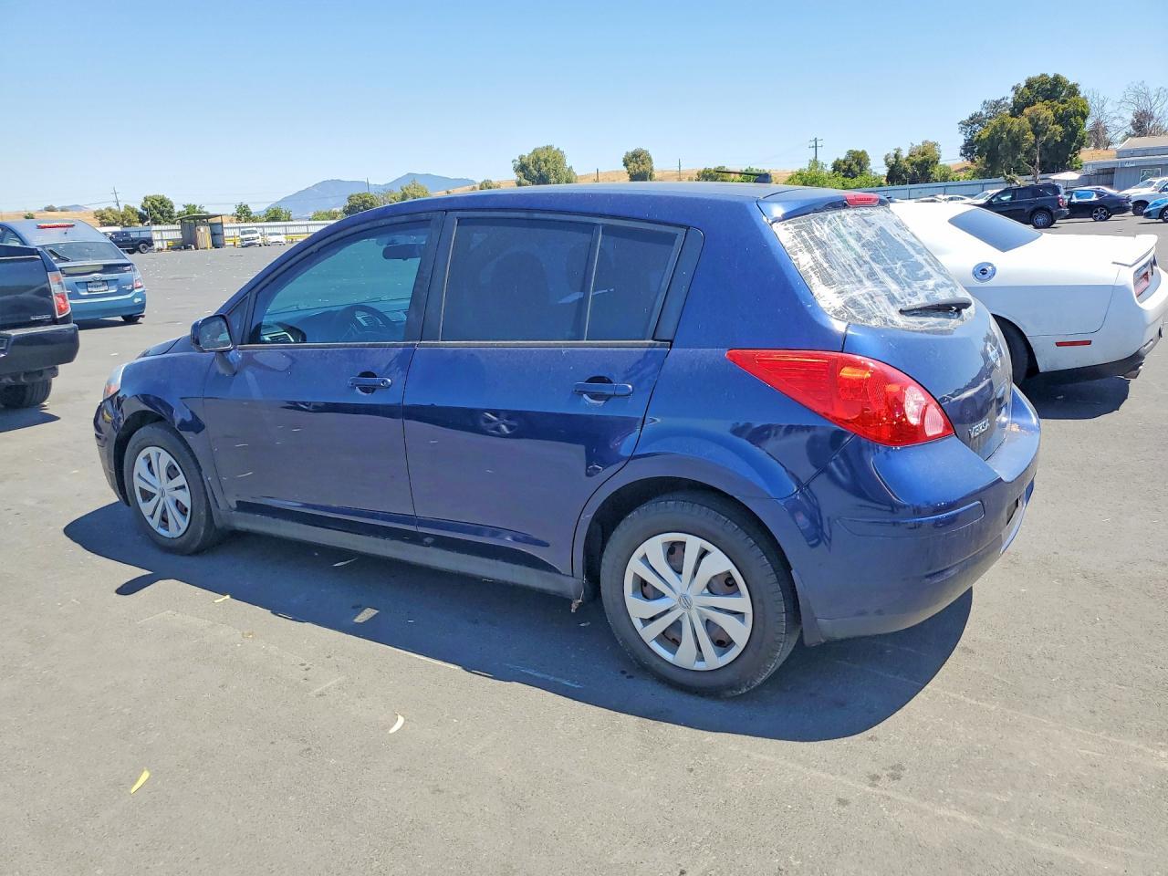 2012 Nissan Versa 1.8 S - Фото 2