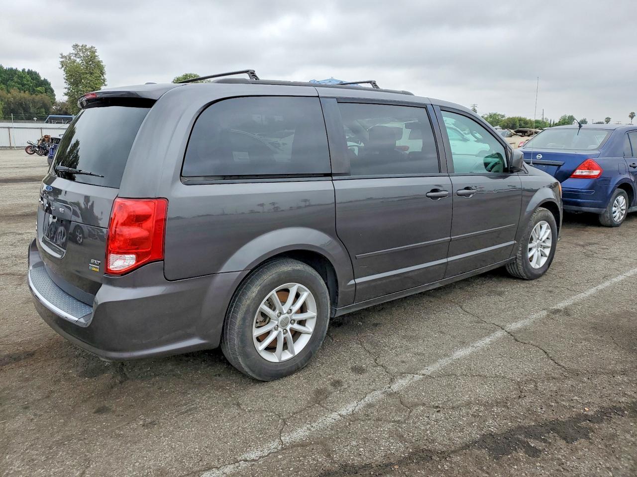 2016 Dodge Grand Caravan Sxt - Фото 3