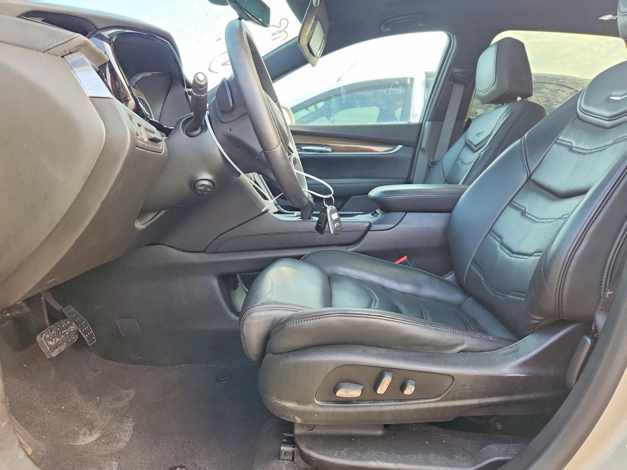 2017 Cadillac Xt5 Platinum - Image 7