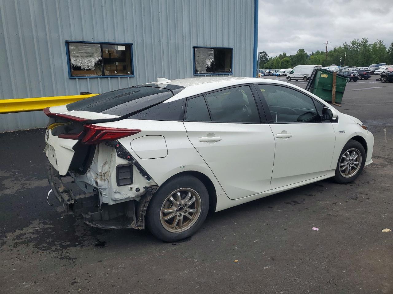 2017 Toyota Prius Prime Plus - Фото 3